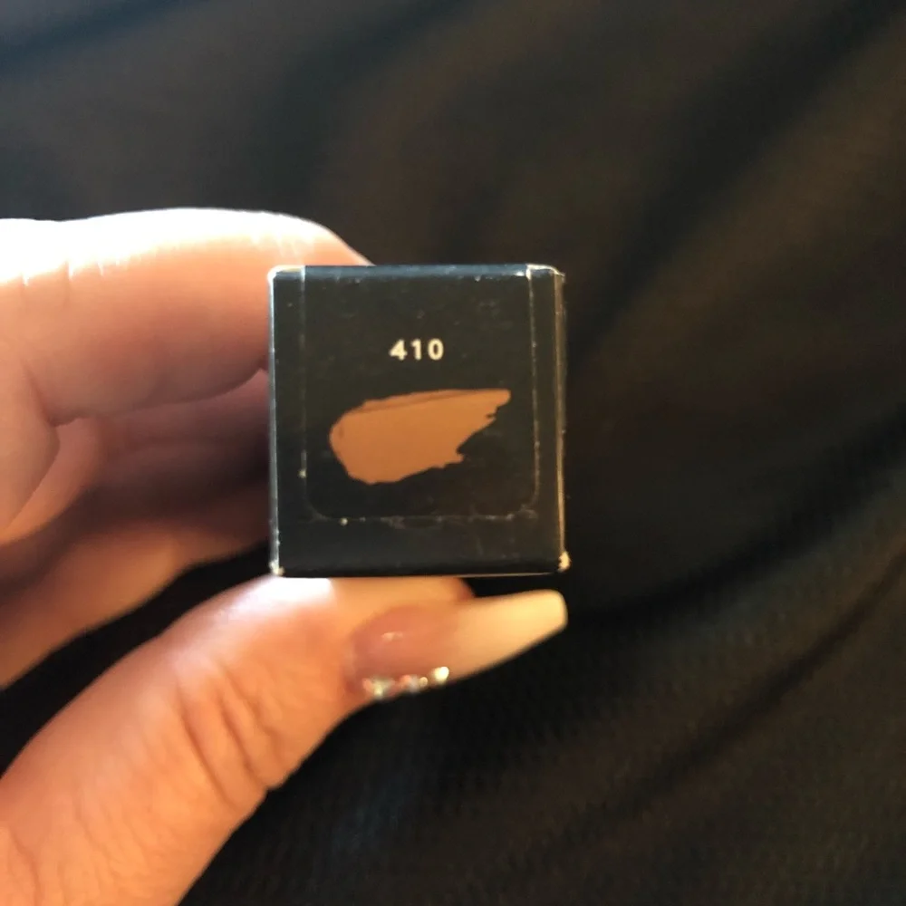 Fenty 410 Pro Filt’r Concealer
